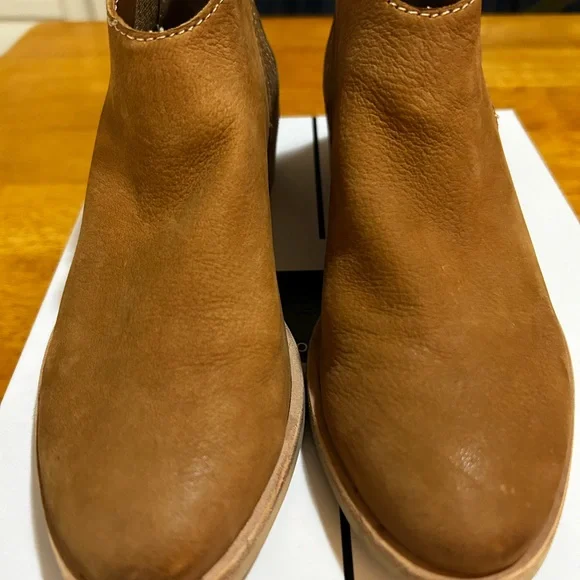 Dolce Vita Towne Bootie EUC Size 6 - Picture 2 of 6